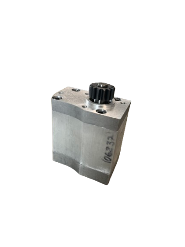 Slika IMT 311547593/1 - Pomoćna pumpa IMT 577, ulazi na poklopcu